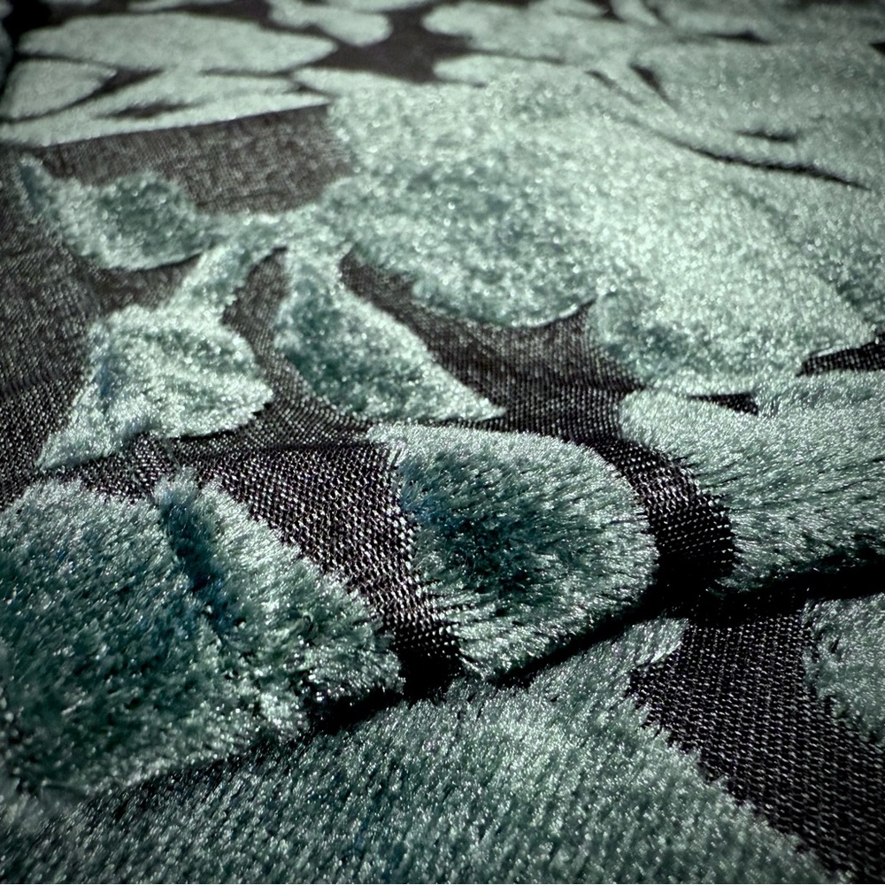 Grace & Lace Green Floral Velvet Mock Neck Long Sleeve Top (XS) - Picture 5 of 11